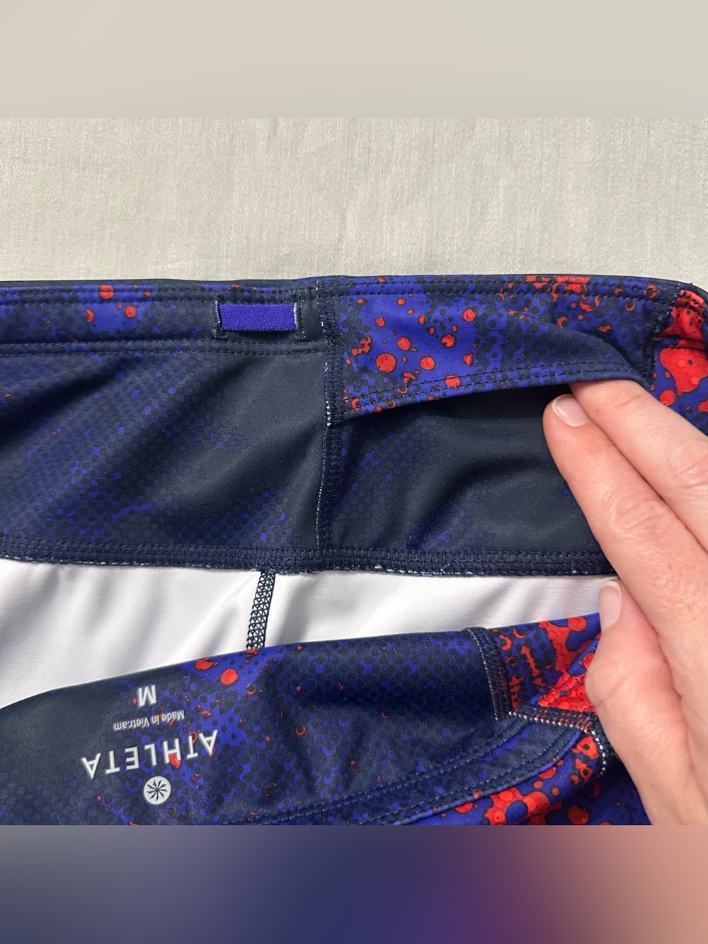 Athleta Cropped Leggings Womens M Medium Blue Orange Abstract Back Zip Pocket - Picture 9 of 12